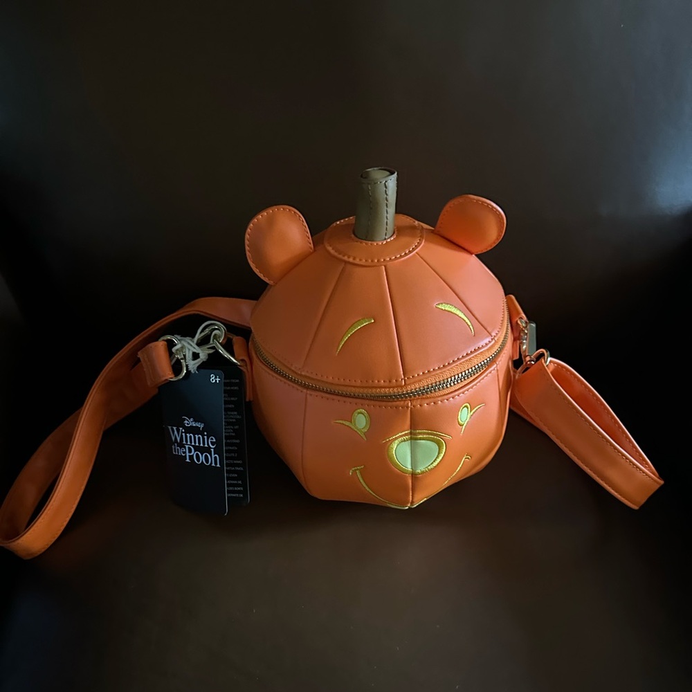 NWT Disney Winnie the Pooh Pumpkin Bag - Orange Glow In The Dark.